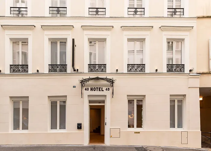 Hotel Au Coeur De Republique Parijs